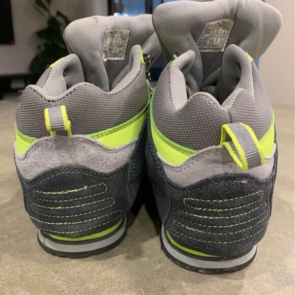 MOUNTAIN Wearhouse boys winter boots. Size 5. NWOT. - Picture 4 of 8